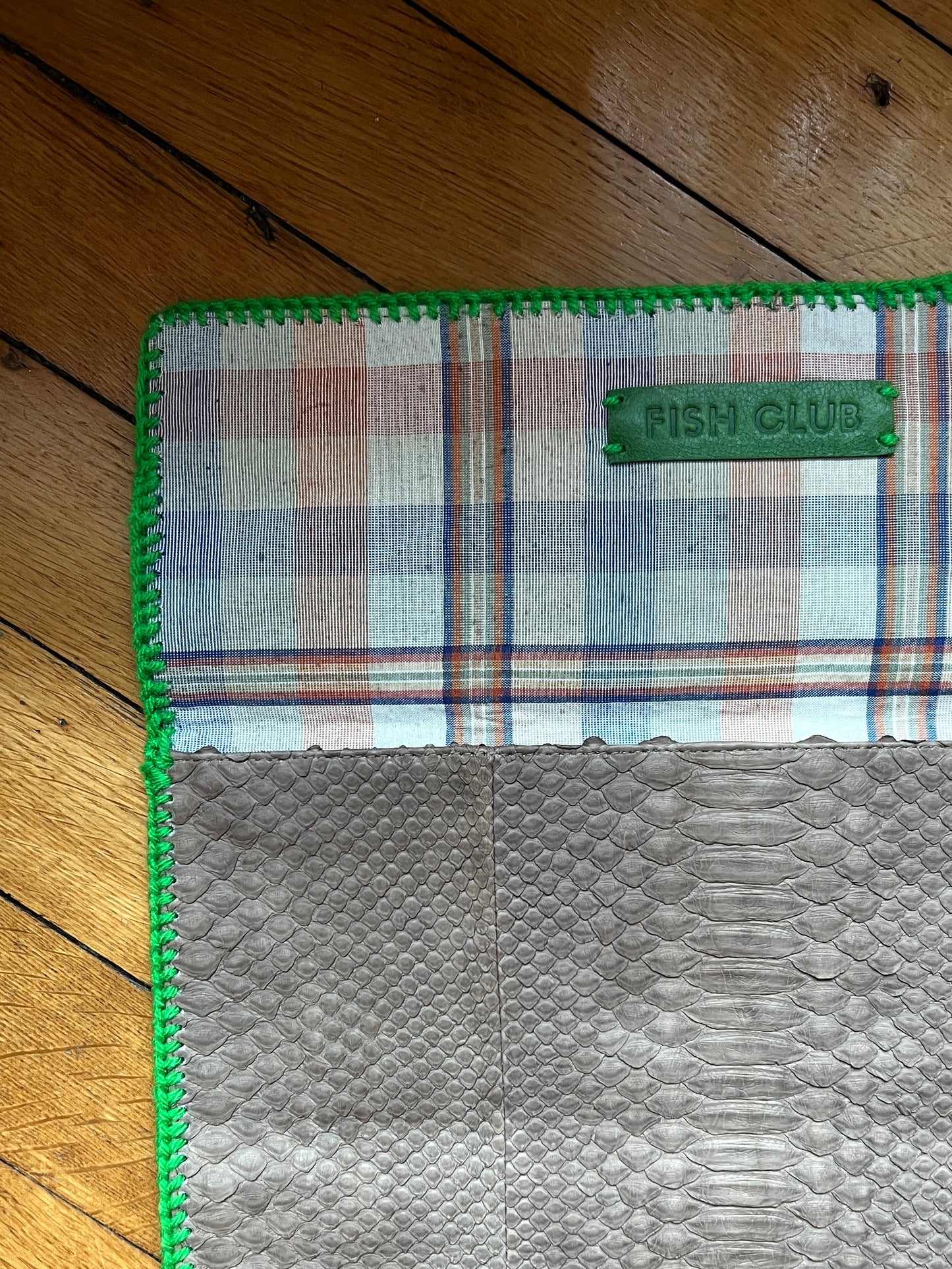 Pochette Kaa Taupe