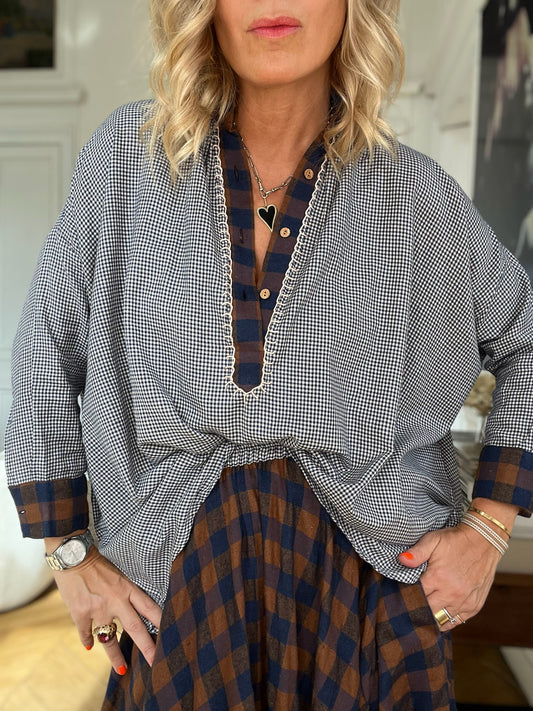 Rebeka folk shirt